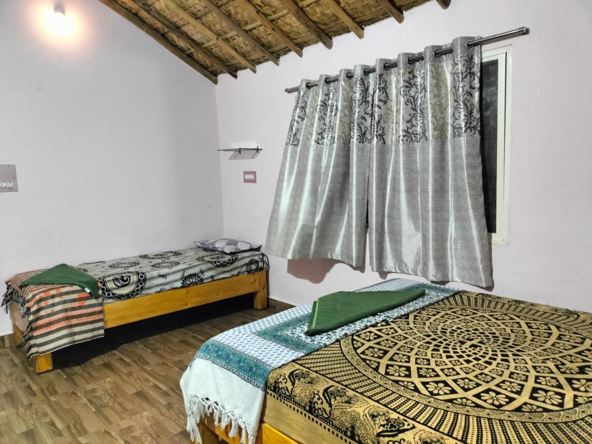 Prajwal Home Stay Хампи Экстерьер фото