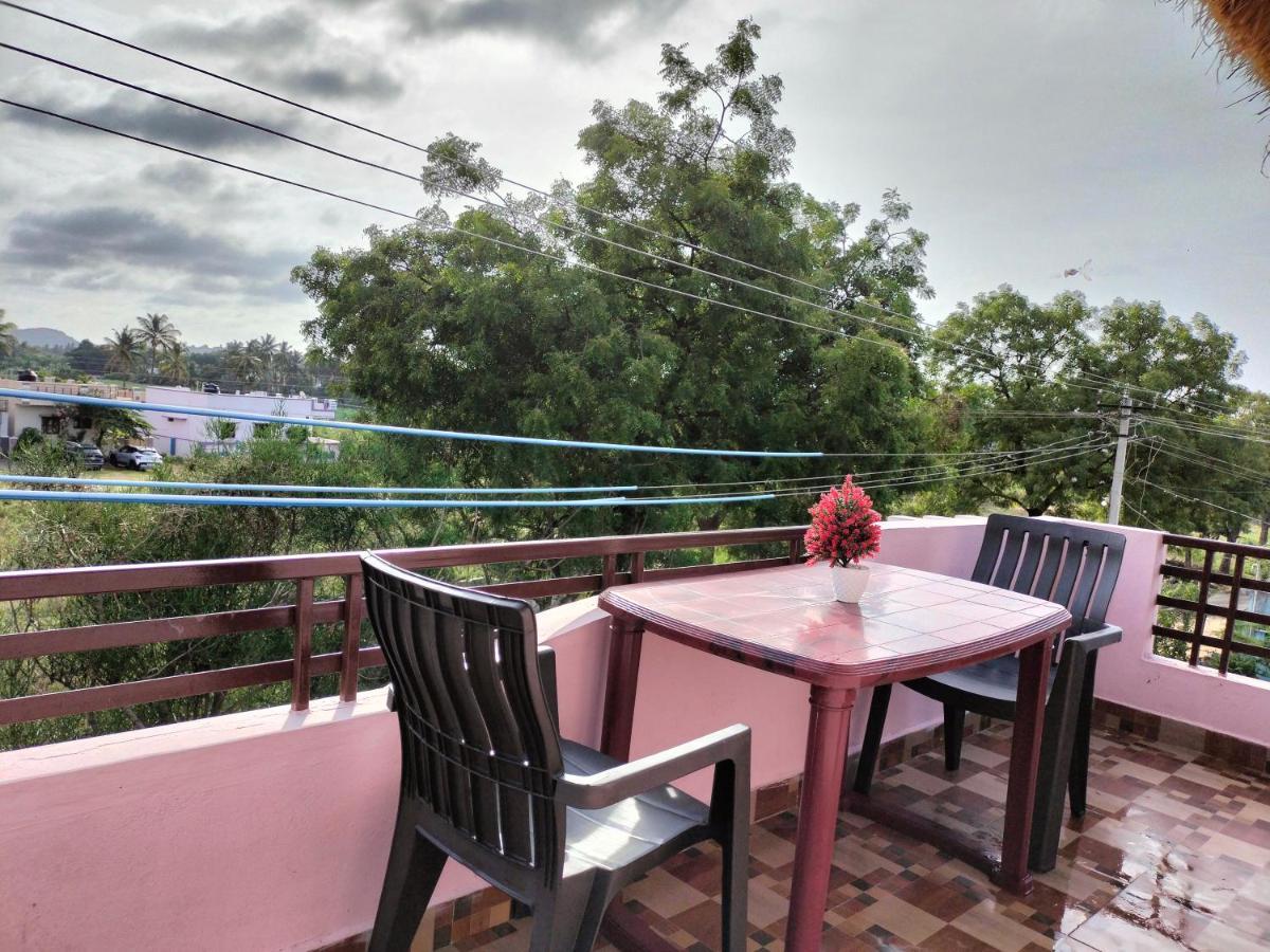 Prajwal Home Stay Хампи Экстерьер фото