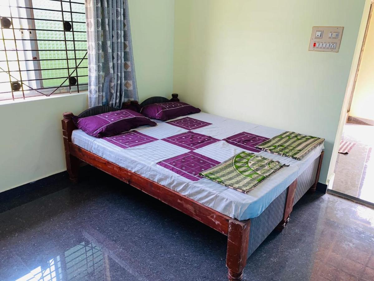 Prajwal Home Stay Хампи Номер фото