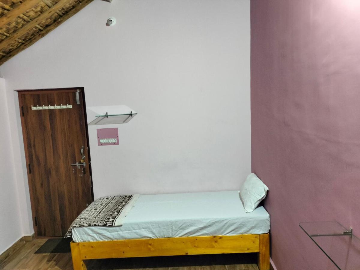 Prajwal Home Stay Хампи Экстерьер фото
