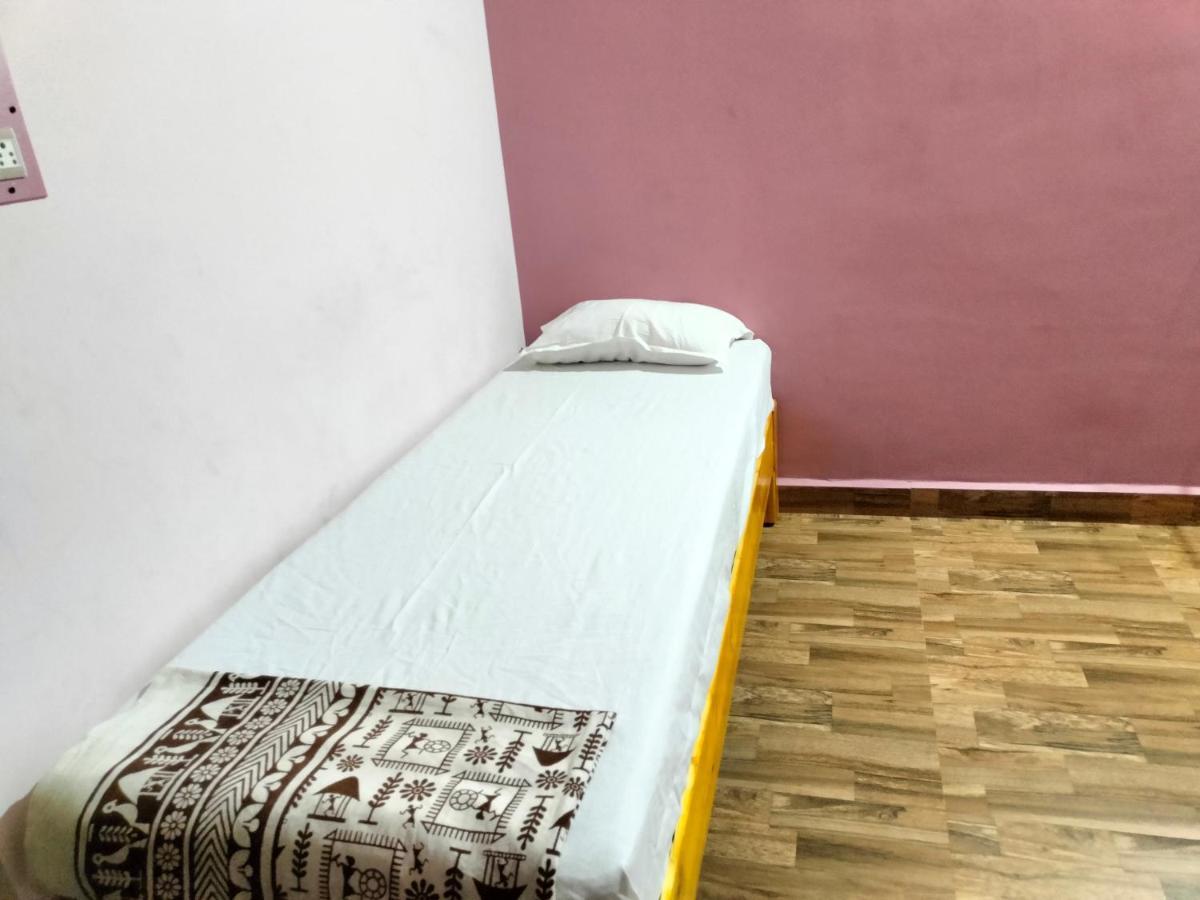 Prajwal Home Stay Хампи Экстерьер фото