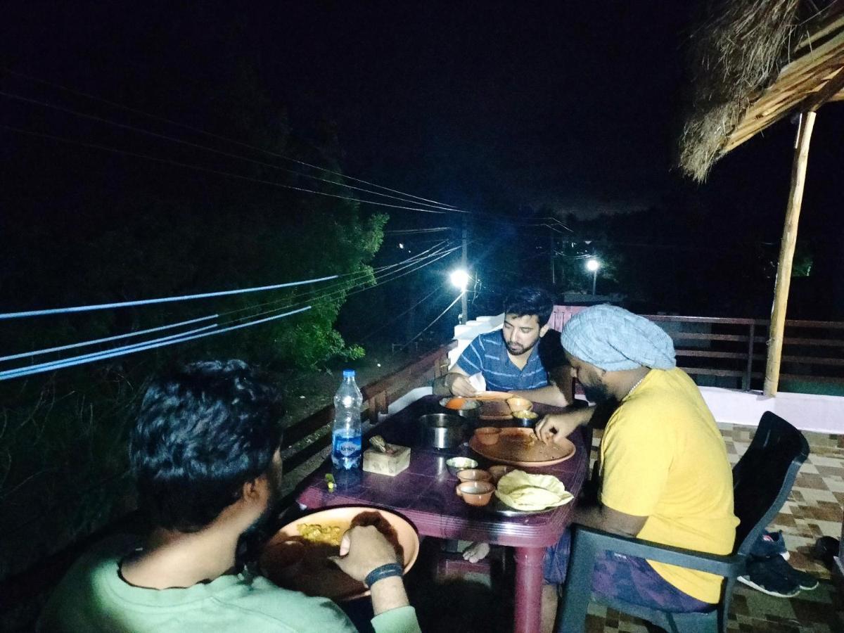 Prajwal Home Stay Хампи Экстерьер фото