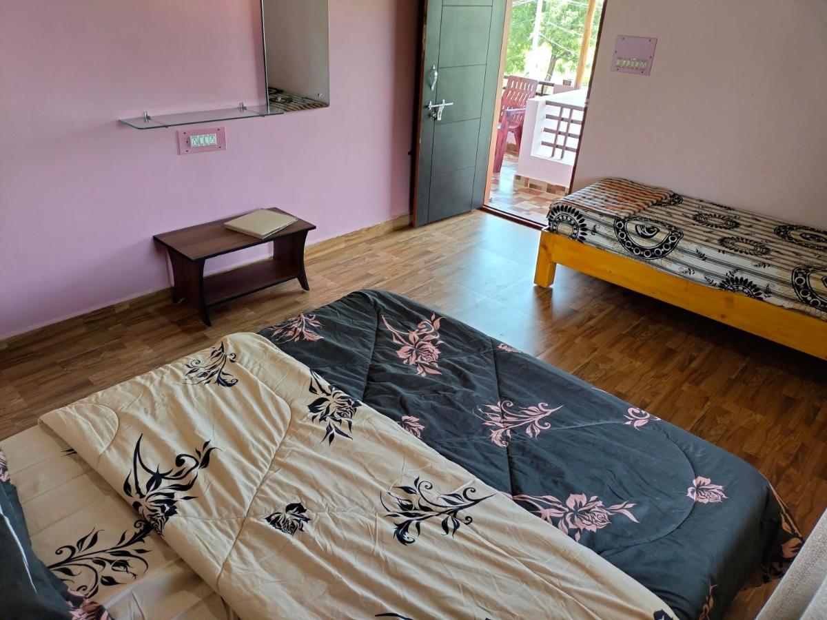 Prajwal Home Stay Хампи Экстерьер фото